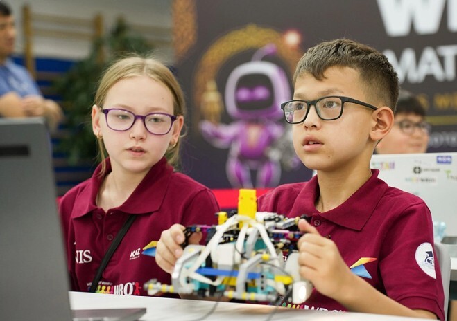 Who Will Represent Kazakhstan at the World Robot Olympiad in Puerto Rico?